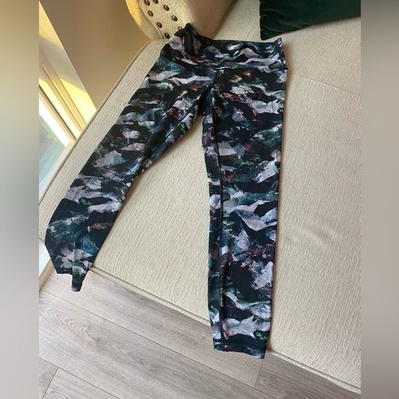 Lululemon Align Crop in Rare Multicolor Jewel Tone Pattern - Picture 3 of 5